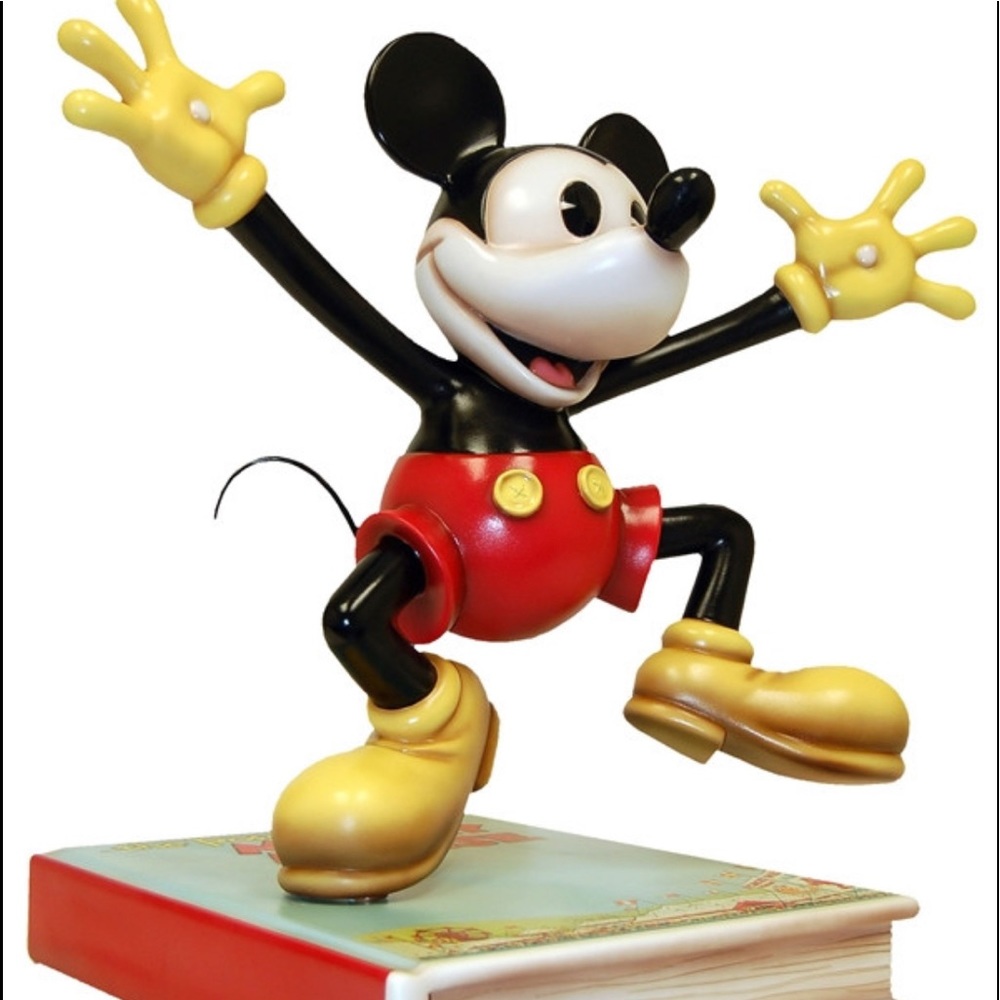 Master Replicas Mickey Mouse Character Statuette